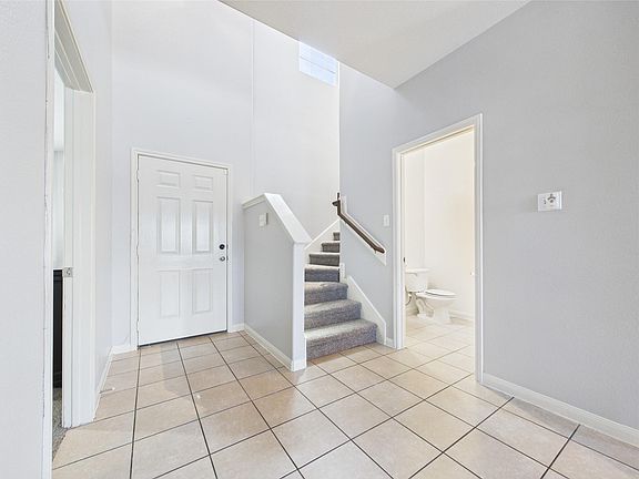 3rd image of 911 Marigold Rd