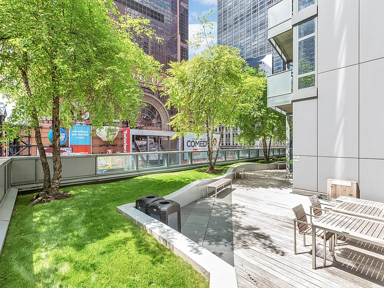 1600 Broadway #18F — Photo 7