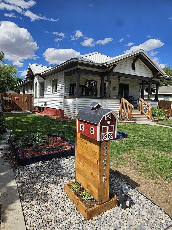 236 1st Ave S - Property Image