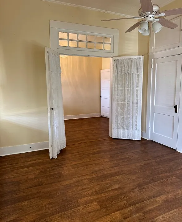 116 N Jackson St #2