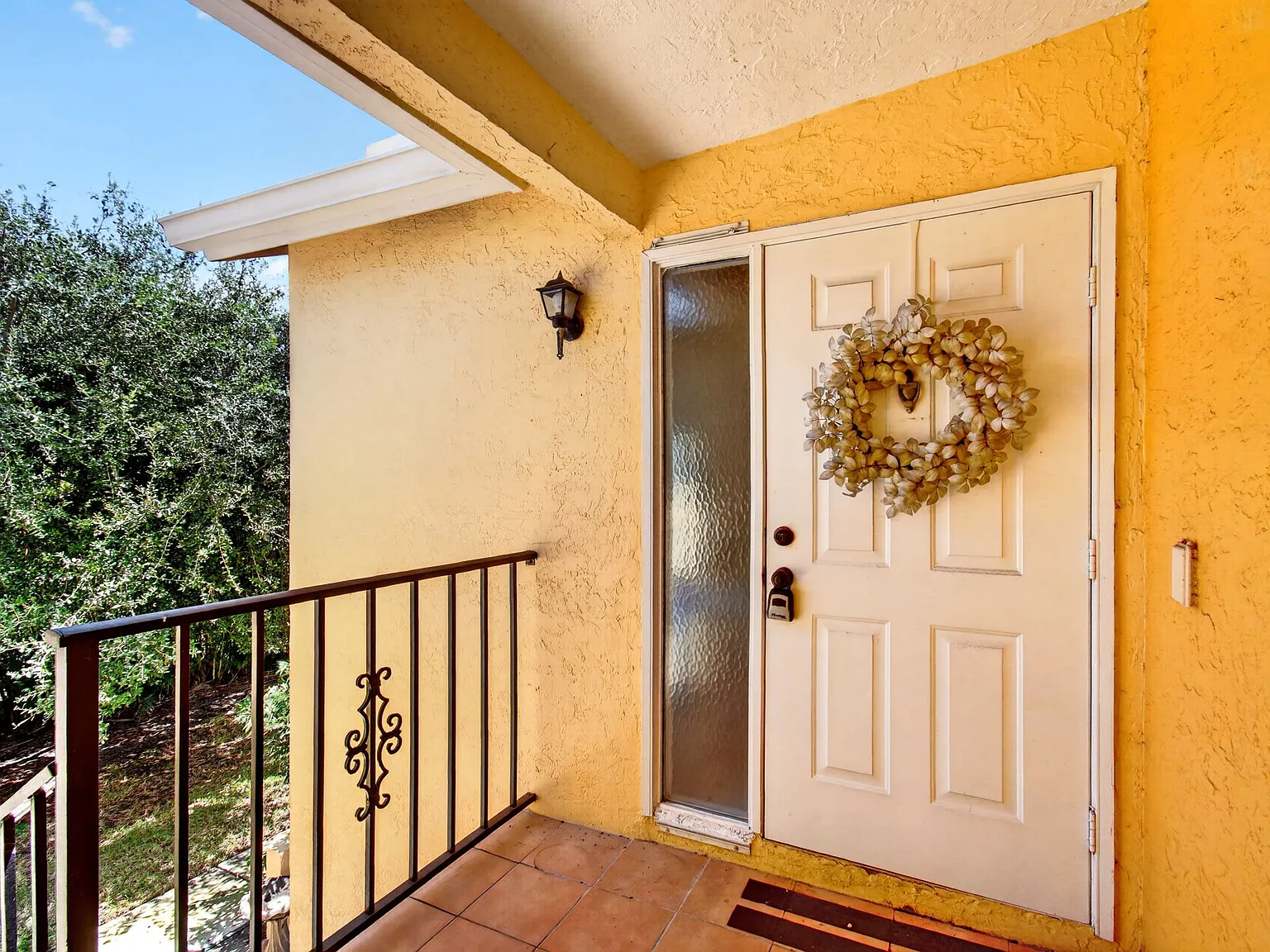 179 Waterside Drive - . — Photo 2