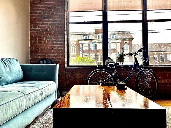 5th image of 500 N Duke St APT 55-204