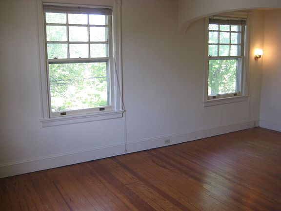 3rd image of 101 E Benedict Ave #B