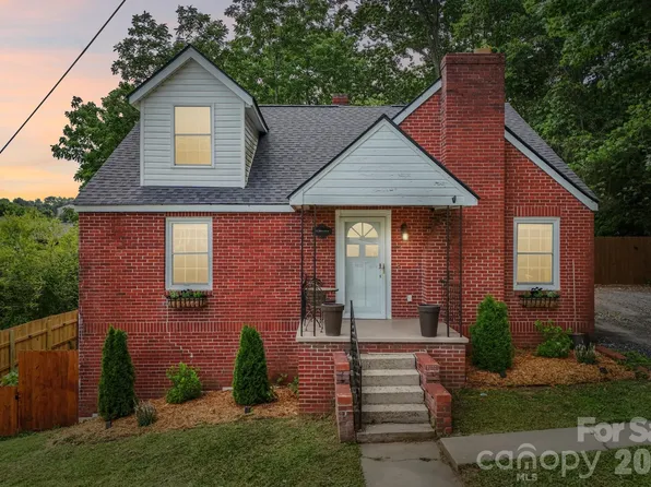 111 Bennett St, Burnsville, NC 28714