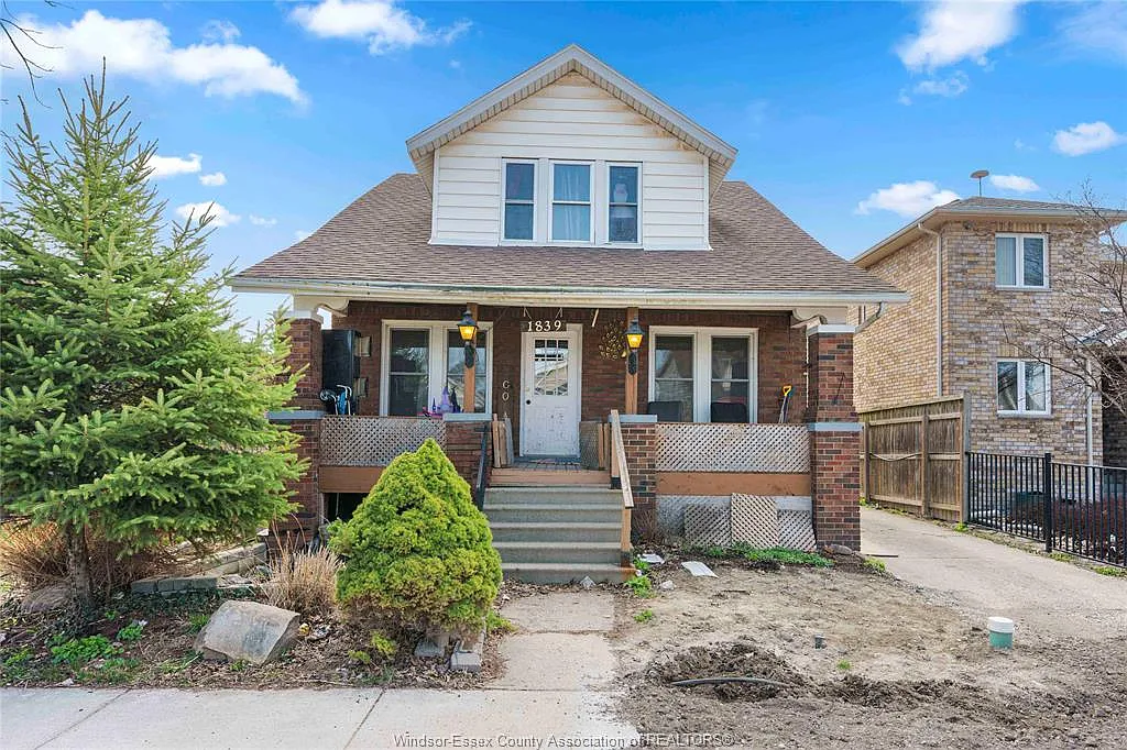 3 bed, $1,400 — Photo 1