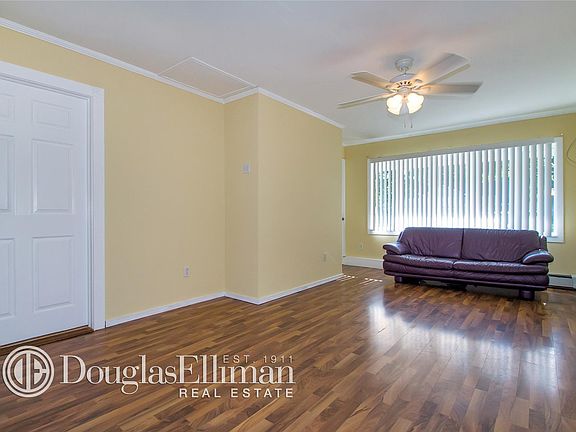 3rd image of 273 Schoenfeld Blvd
