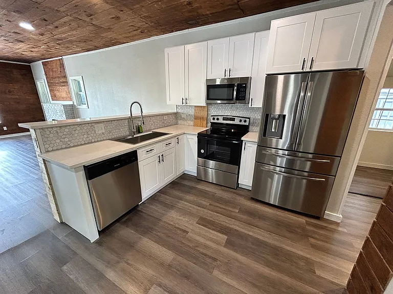 1245 Kayton Ave — Photo 10