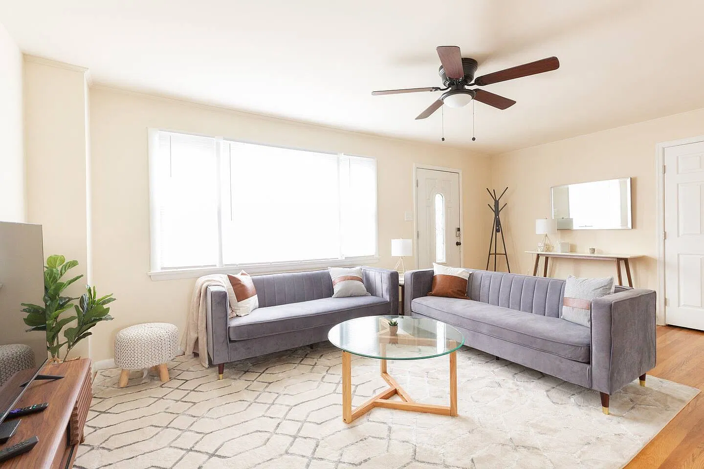 3 bed, 1542 sqft, $2,500 — Photo 3