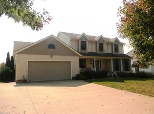 3202 Rockingham St NW, Uniontown, OH 44685