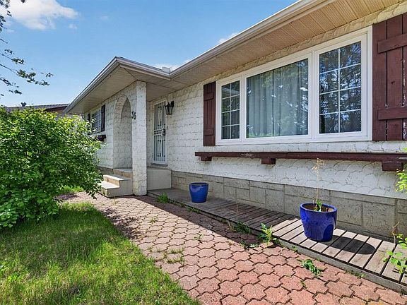 3rd image of 35 NE Penworth Pl SE