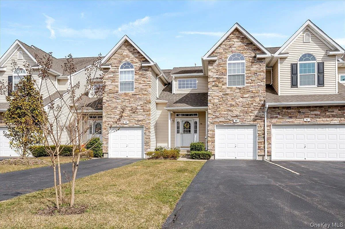 3 bed, 2.5 bath, 1800 sqft, $4,850 — Photo 1