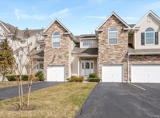 90 Manitou Trl, Kings Park, NY 11754