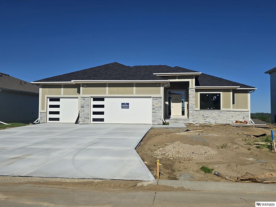 1st image of 10905 N 160th St