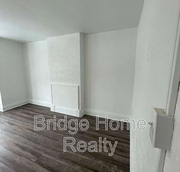 136 S Spring Ave — Photo 26