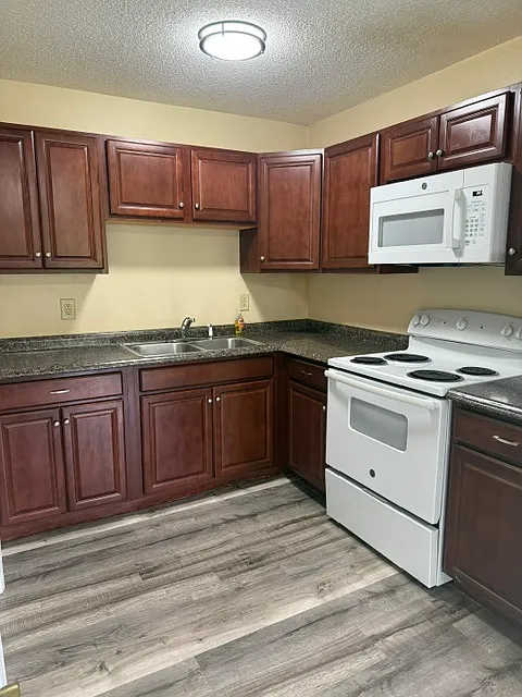 1 bed, 500 sqft, $1,200 — Photo 2