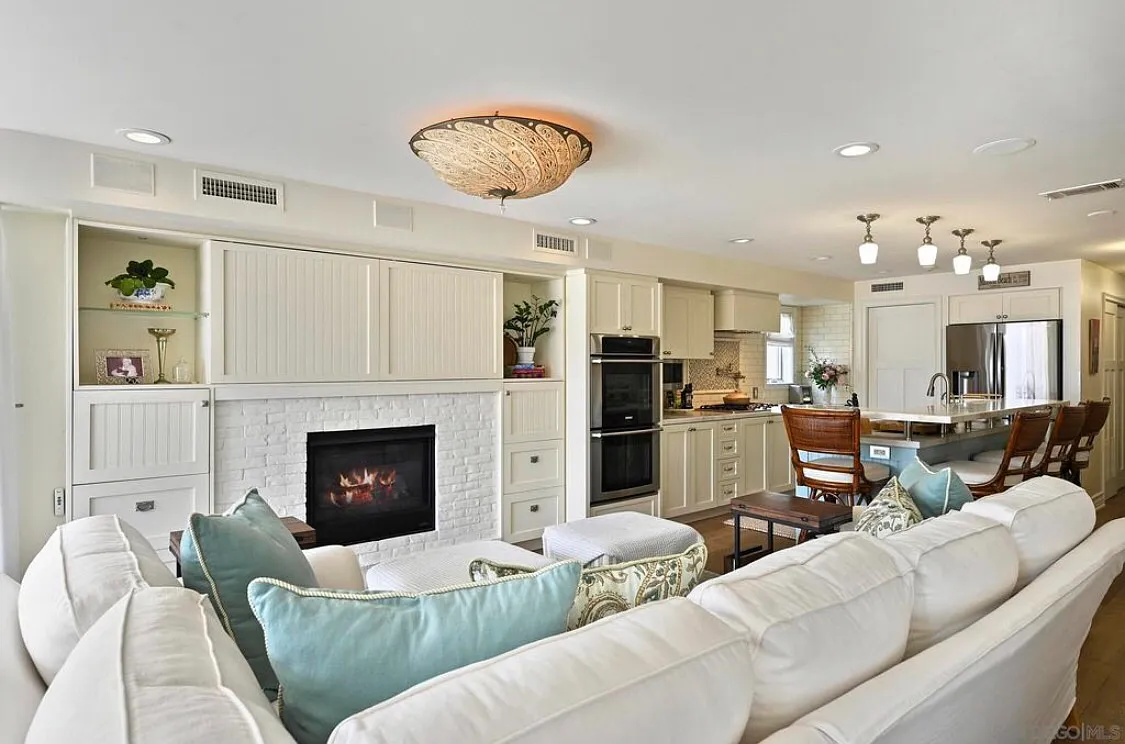 Photo 1 of 17 - 722 Cohasset Ct #1 - San Diego, CA Primary Photo - 722 Cohasset Ct #1