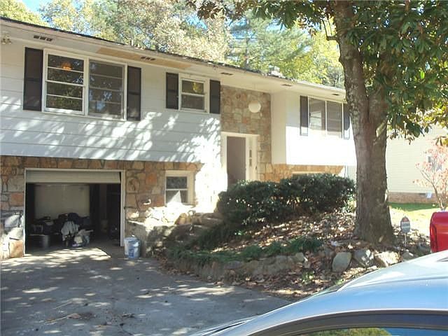 2nd image of 198 Prince Anthony Dr