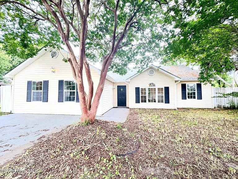 502 Worth Dr — Photo 1