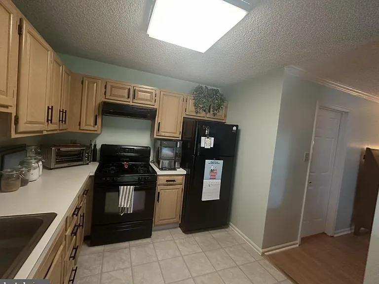 909 Eagles Chase Dr — Photo 7
