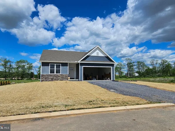 218 Heirloom Dr, Centre Hall, PA 16828