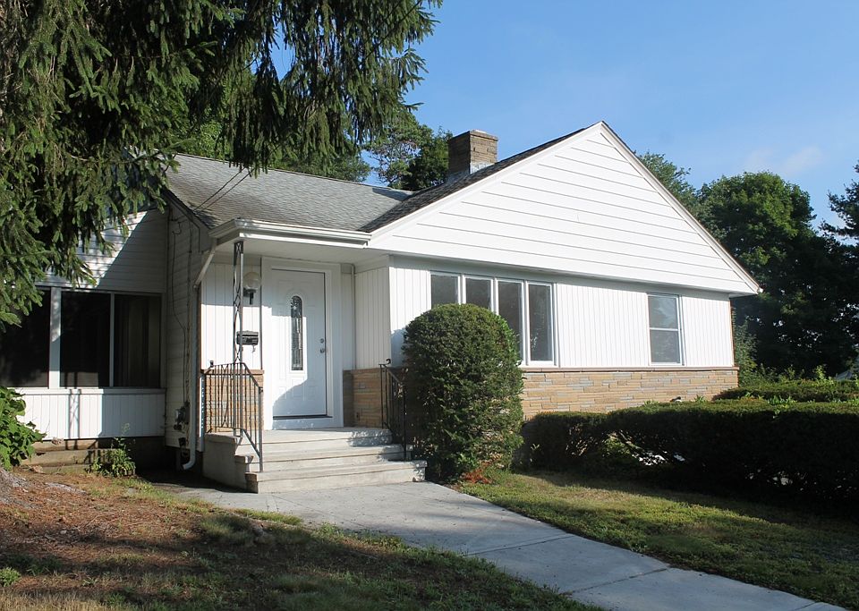 1st image of 16 Colwell Dr