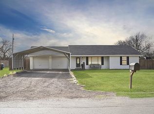 2570 Mari Gail Rd, Beeville, TX 78102