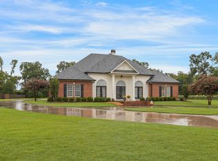 102 Western Ln, Lafayette, LA 70507