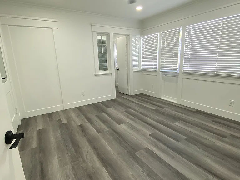 301 E Franklin Ave — Photo 12