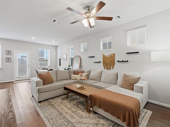 5th image of 5415 Cuerta St