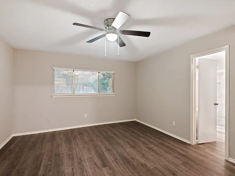 2411 Cypressvine Dr — Photo 15