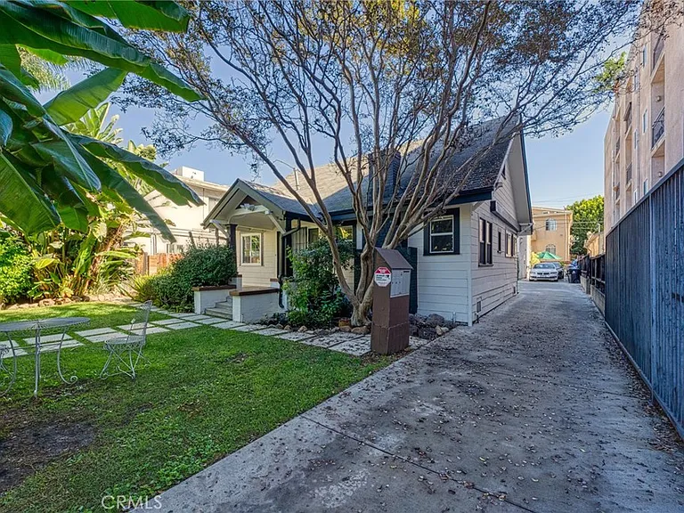 1244 N Las Palmas Ave #1244 — Photo 8