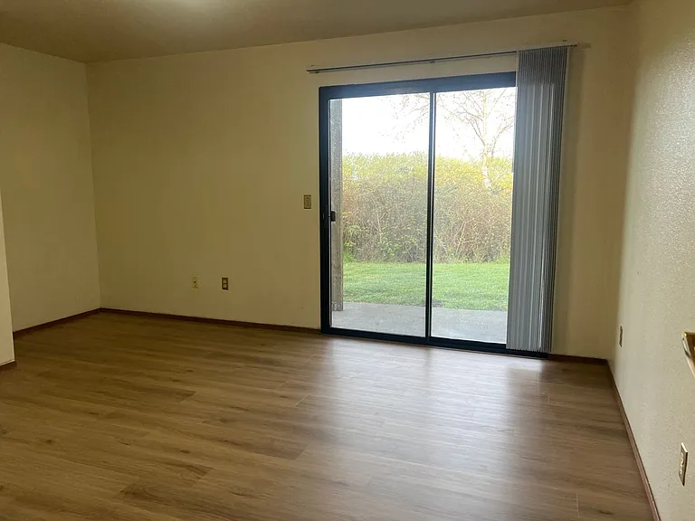 800 Crescent Way — Photo 2