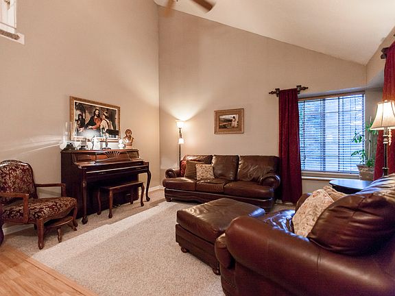 Spacious vaulted living room