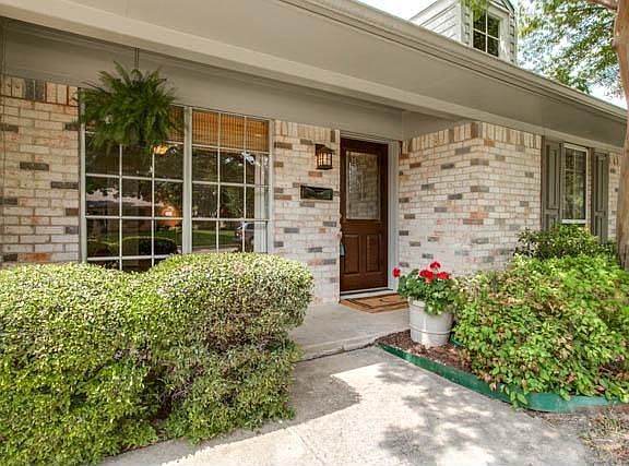 2nd image of 602 Stardust Ln