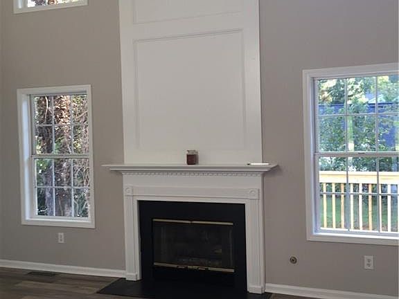 3rd image of 1190 Fountain Glen Dr
