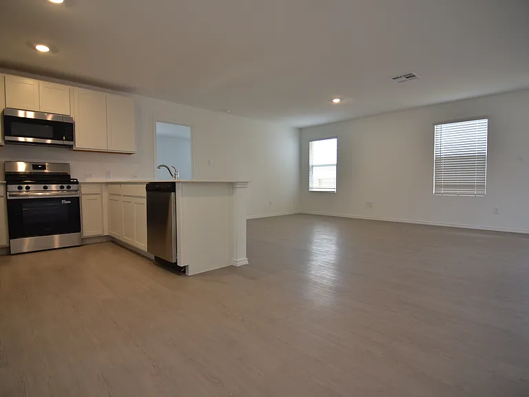 397 Keefer Ln — Photo 4