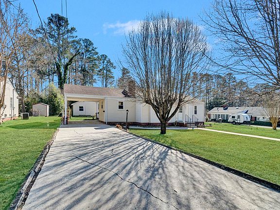 2nd image of 207 Elm St