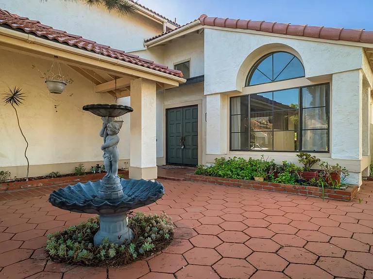 8733 Elford Ct — Photo 4