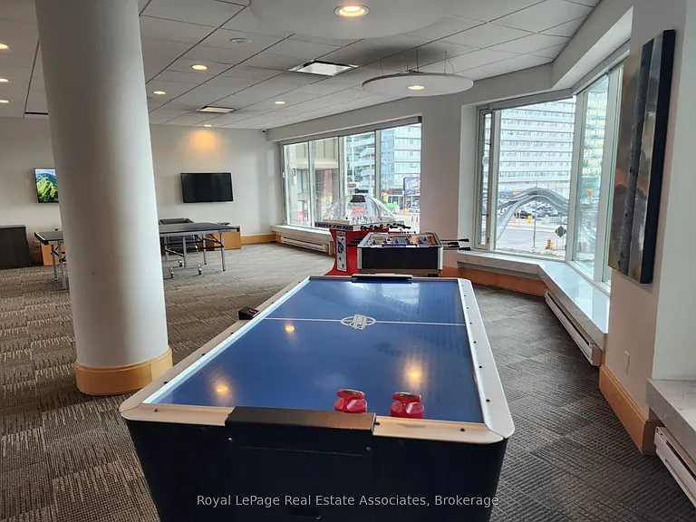 10 Yonge St #507 — Photo 28