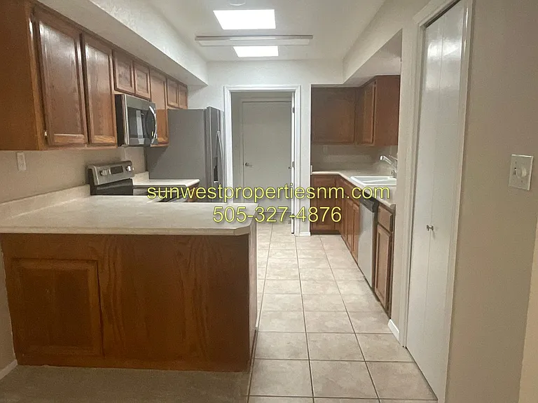 3852 N Butler Ave — Photo 9