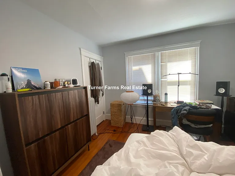 256 Main St — Photo 11