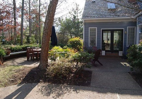 2nd image of 401 Dellbrooks Pl