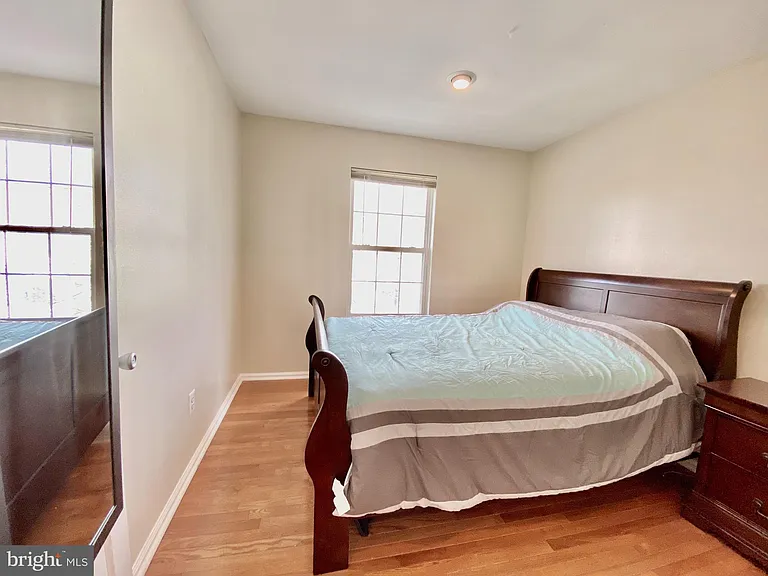 240 William Livingston Ct — Photo 23