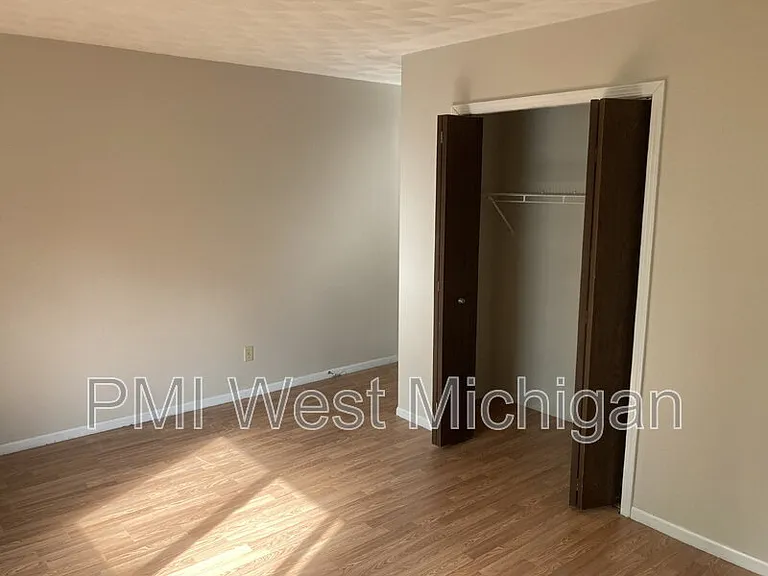 214 Grand Manor Dr — Photo 10