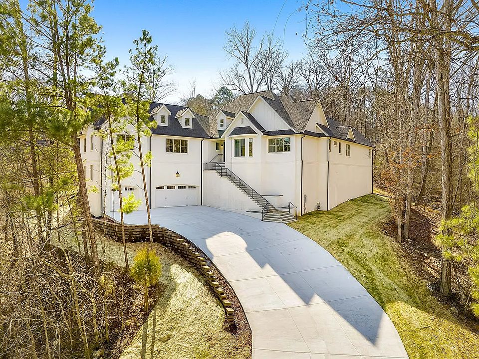 1st image of 2015 River Bluff Dr