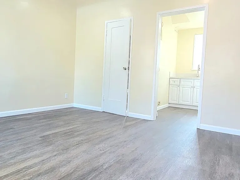 8128 Seville Ave #B — Photo 13