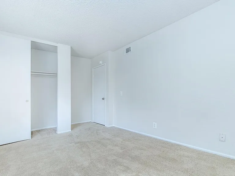 1 Bed 1 Bath Upstairs Bedroom