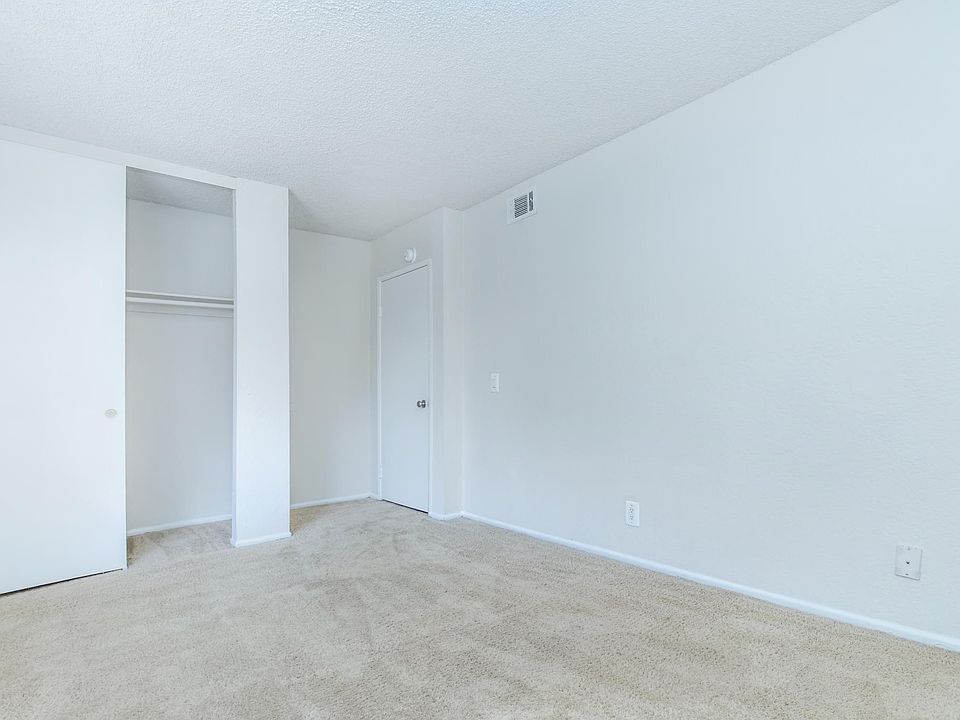 1 Bed 1 Bath Upstairs Bedroom