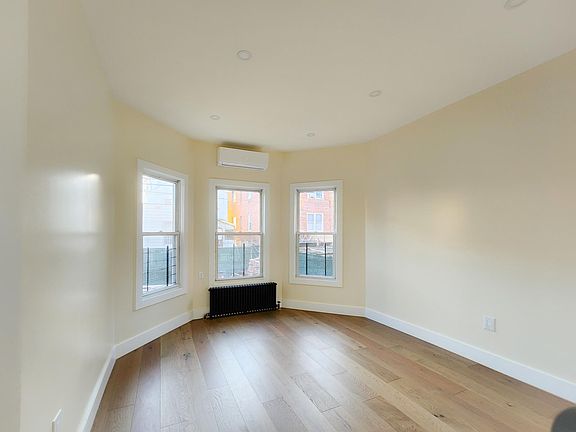5th image of 2150 85th St Floor 1