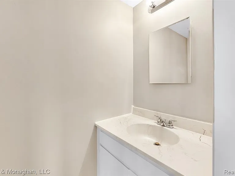 1921 Wickham St — Photo 11